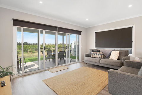 Milawa Vineyard Views - Guesthouse 1 - Kawana Tourism 3