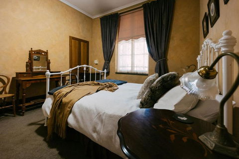 Mintaro Hideaway - Kawana Tourism 1