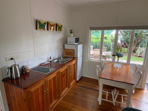 Miss Bullens Cottage - Kawana Tourism 2