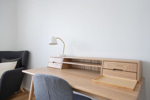 Modern 1-Bed Unit With Pool Views And Balcony - Kawana Tourism 2