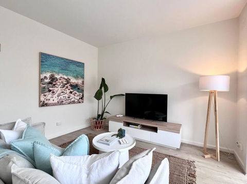 Modern Beach Oasis In Elwood Village - Kawana Tourism 0