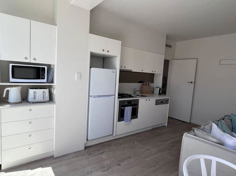 Modern Beach Oasis In Elwood Village - Kawana Tourism 2