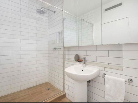 Modern Beach Oasis In Elwood Village - Kawana Tourism 3