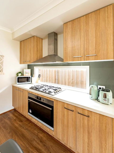 Modern Homely House In Clyde - Kawana Tourism 3