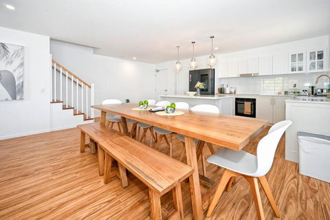 Modern Maroochydore Escape - 3 B/r - Kawana Tourism 0