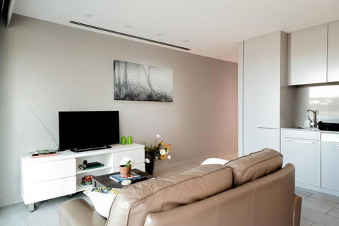 Modern Studio With Free Wifi And Parking - Kawana Tourism 1