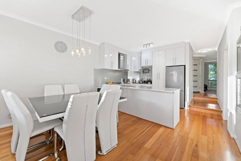 Modern Scarborough Townhouse - Kawana Tourism 0