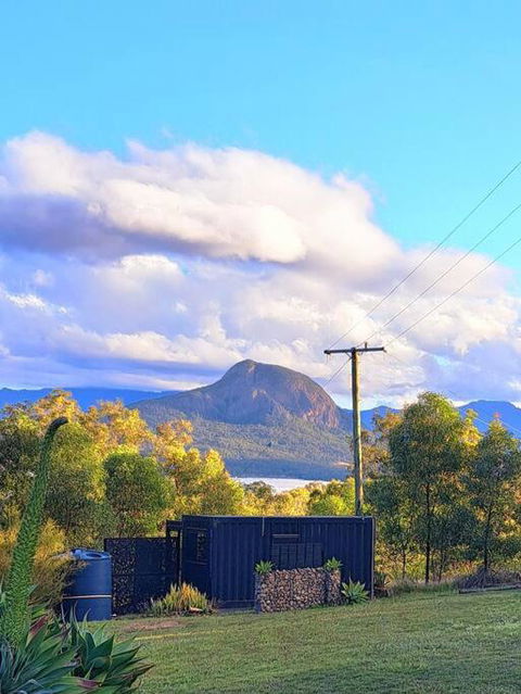 Moogie Pod - Trendy Tiny Getaway - Kawana Tourism 1