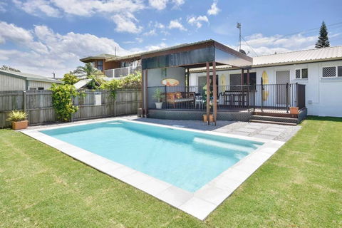 Mooloolaba Picture Perfect - Pool, Beach ZF7 - Kawana Tourism 0