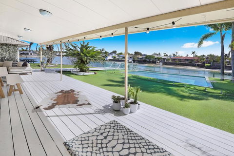 Mooloolaba Waterfront 4 Bedroom Pet Friendly House - Kawana Tourism 0