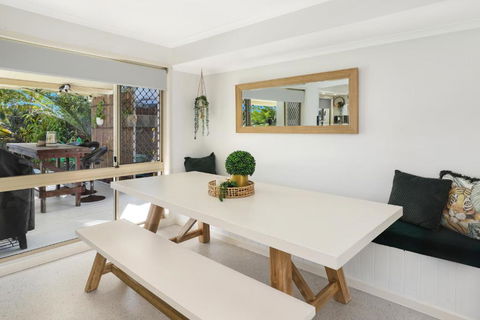 Mooloolaba Waterfront 4 Bedroom Pet Friendly House - Kawana Tourism 3