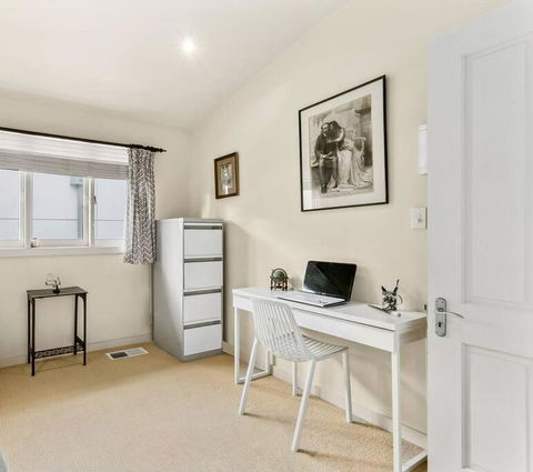 MUS14 - 2 Bedroom Apartment - Muston Street, Mosman - Kawana Tourism 3