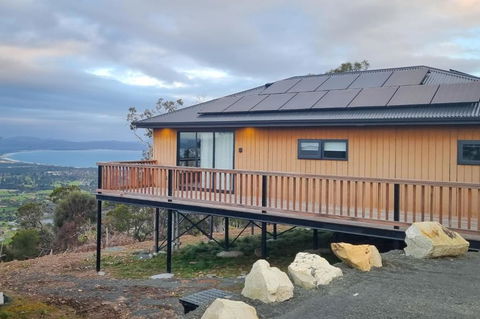 Mount Rumney Escapes Seaview House 1 - Possum House - Kawana Tourism 0