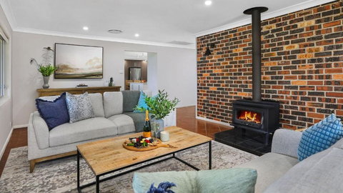 Mount Murray Hideaway - Kawana Tourism 1