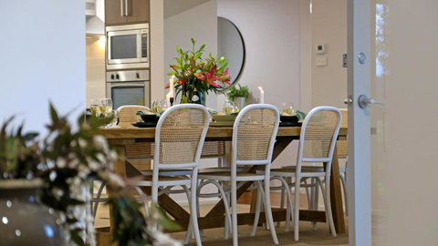 Mount Murray Hideaway - Kawana Tourism 2