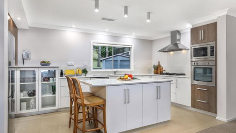 Mount Murray Hideaway - Kawana Tourism 3