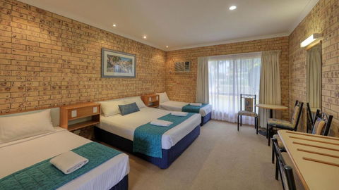 Mulga Country Motor Inn - Kawana Tourism 2