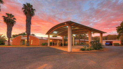 Mulga Country Motor Inn - Kawana Tourism 0