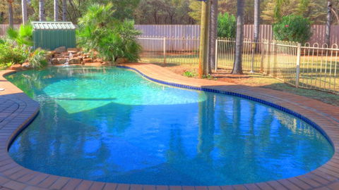 Mulga Country Motor Inn - Kawana Tourism 1