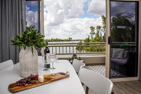 Mulwala Lakeside Apartment - Kawana Tourism 0
