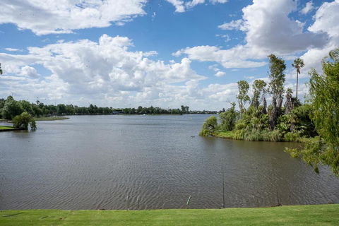 Mulwala Lakeside Apartment - Kawana Tourism 1