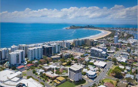 NAROO7- PRIME, CENTRE OF MOOLOOLABA LOCATION - Kawana Tourism 0