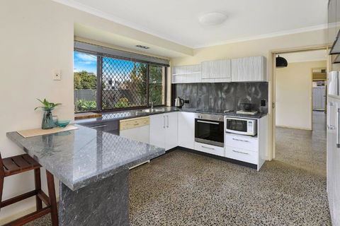 NAROO7- PRIME, CENTRE OF MOOLOOLABA LOCATION - Kawana Tourism 1