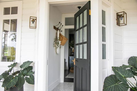 Narraweema Guesthouse - Historic Luxury BnB Retreat - Kawana Tourism 2