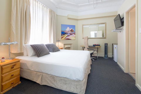 Neutral Bay Lodge - Kawana Tourism 0