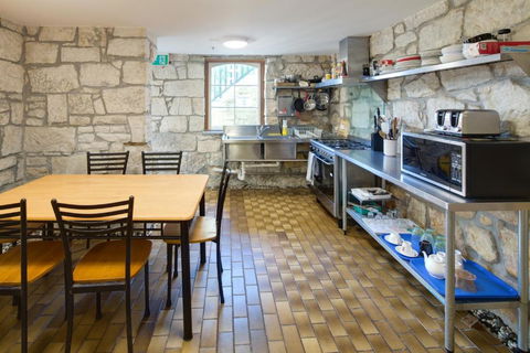 Neutral Bay Lodge - Kawana Tourism 2