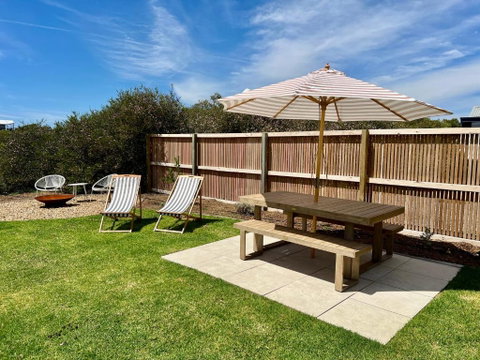 NEW Magpie Sands - 3 Bedroom Home - Downstairs Only, 1 Min Walk To Aldinga Beach - Kawana Tourism 3