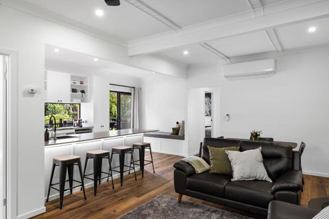New Modern 2 Bedroom Mountain Retreat Escape - Kawana Tourism 3