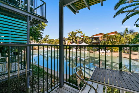 Noosa Lakes Resort - Kawana Tourism 1
