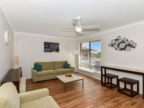 Noraville Summer House - Kawana Tourism 3