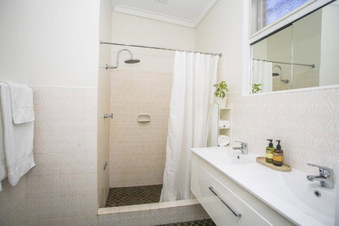 NOR214 - Northstead Coastal Charm - Kawana Tourism 3
