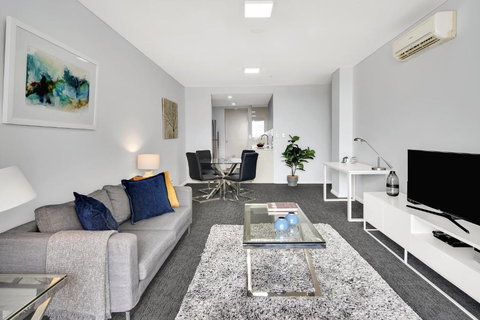 North Sydney Large Two Bedroom MIL2252402 - Kawana Tourism 0
