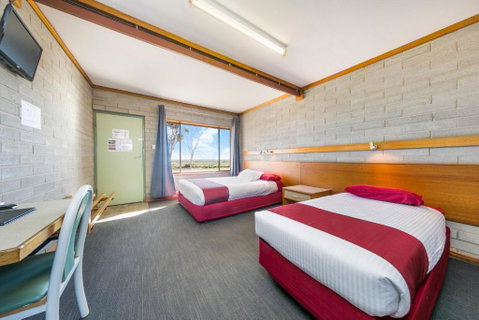 Nullarbor Roadhouse - Kawana Tourism 1