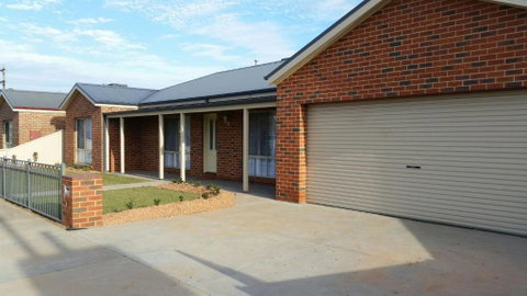 Numurkah Self Contained Apartments - The Saxton - Kawana Tourism 1