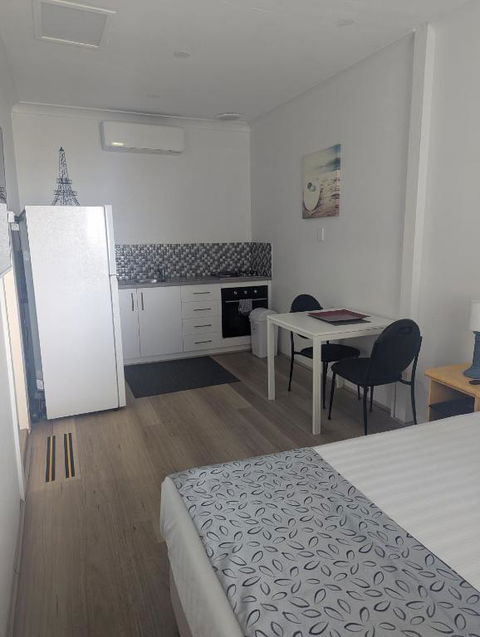 Ocean Drive Motel - Kawana Tourism 2