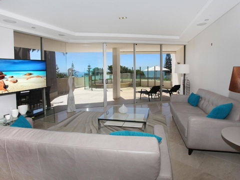 Oceans 201 Luxurious Beachfront Apartment - Kawana Tourism 1