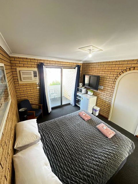 Ocean View Villas - Kawana Tourism 1