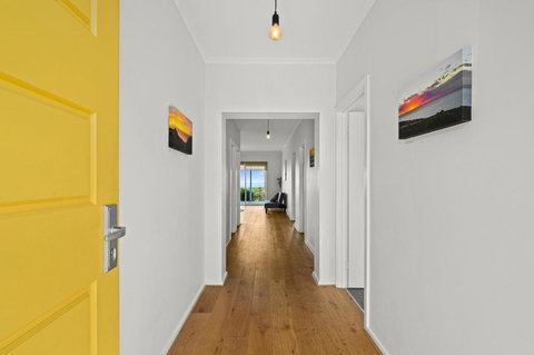 Ochre Sunsets - Moana - C21 SouthCoast Holidays - Kawana Tourism 2