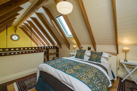 Old Bank Boutique Hotel - Kawana Tourism 1