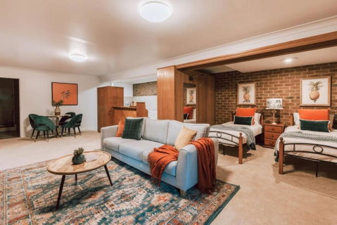 Olinda Sandstone Apartment 2 Bedroom Spa Bath - Kawana Tourism 3