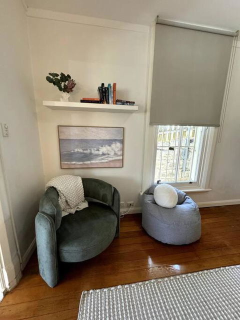 One Bed Apartment - Coogee Beach - Kawana Tourism 3