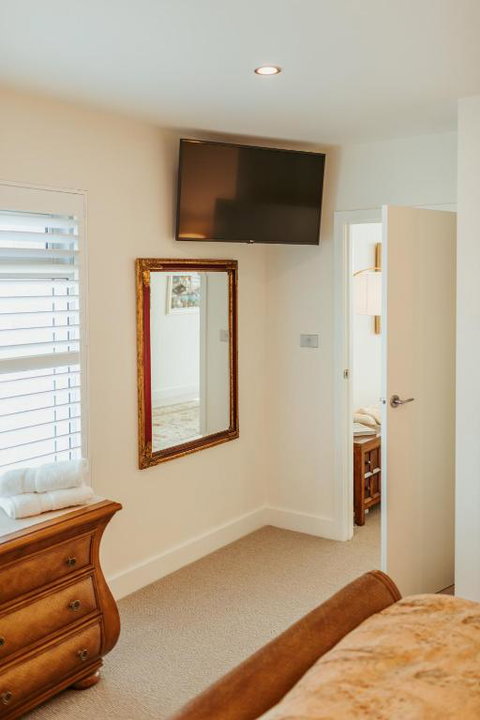 ONE Luxury Apartment - Kawana Tourism 3