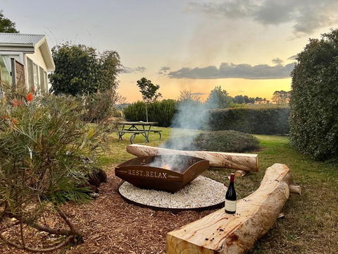 Orange Blossom- Comboyne Mountain Cottages - Kawana Tourism 0