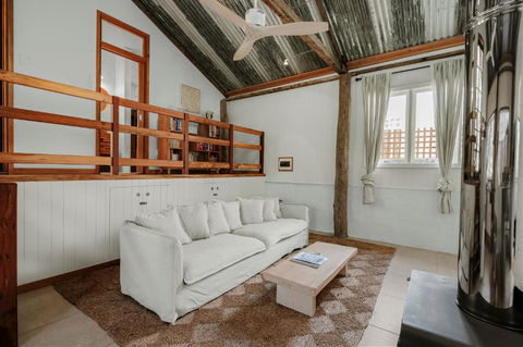 Orchard Cottage - Quiet Farm Escape - Kawana Tourism 3