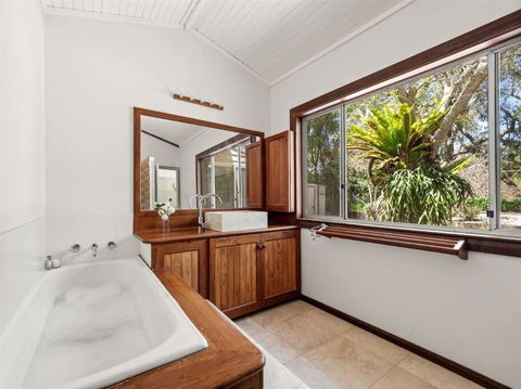 Orchard Homestead Countryside Retreat - Kawana Tourism 3