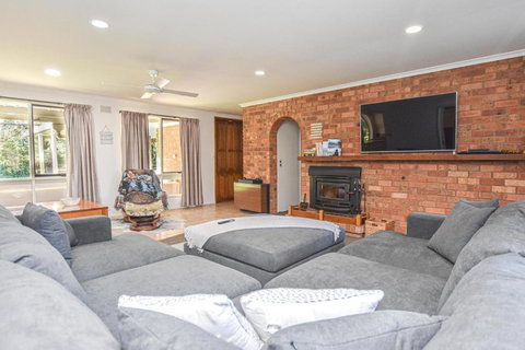 Ovens Valley Retreat - Kawana Tourism 3